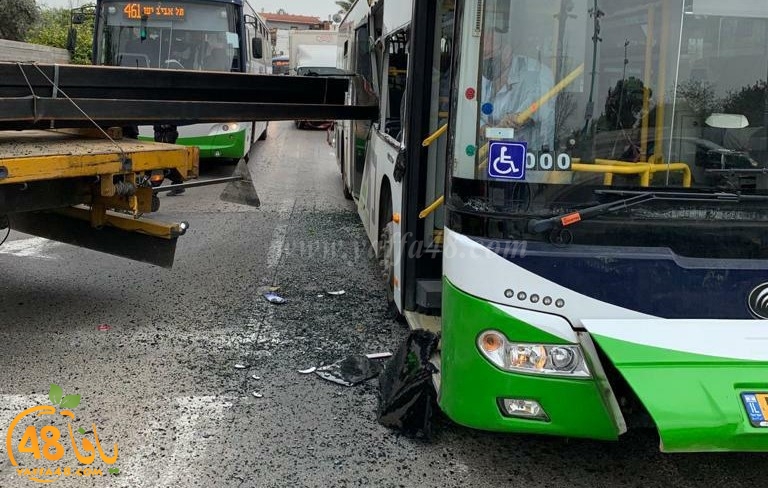  اللد: حادث طرق بين حافلة وشاحنة دون اصابات