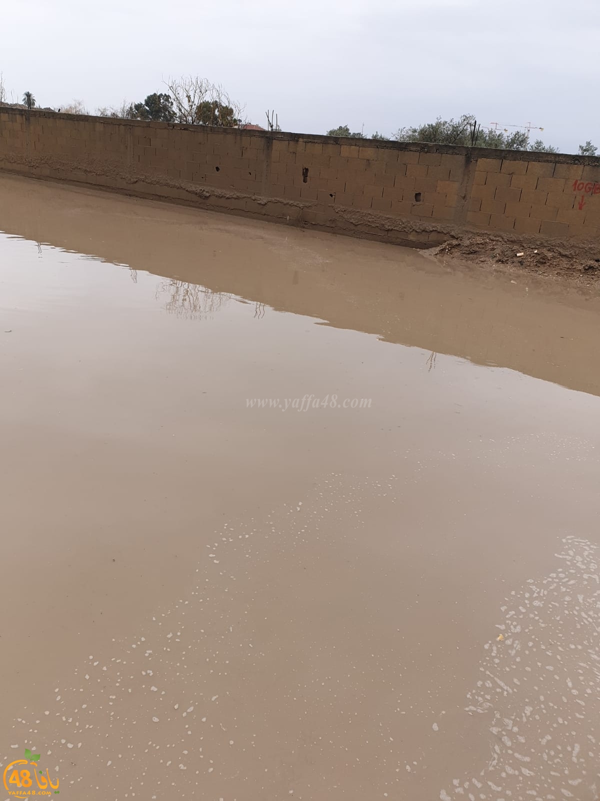 كما هو الحال طيلة عشرات السنين - قرية دهمش تحت حصار مياه الأمطار دون حلول