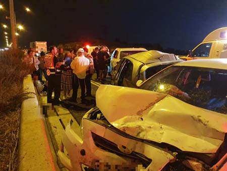الليلة الماضية - 14 إصابة بحادث بين 3 مركبات قرب اللد