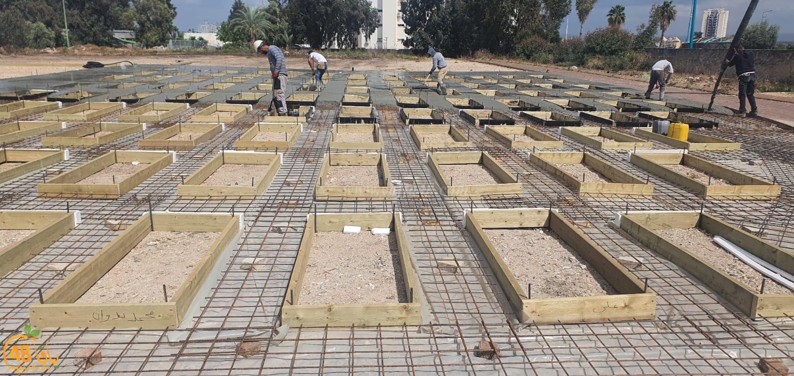  فيديو: البدء ببناء مسطحات القبور في المقبرة الجنوبية في مدينة اللد 