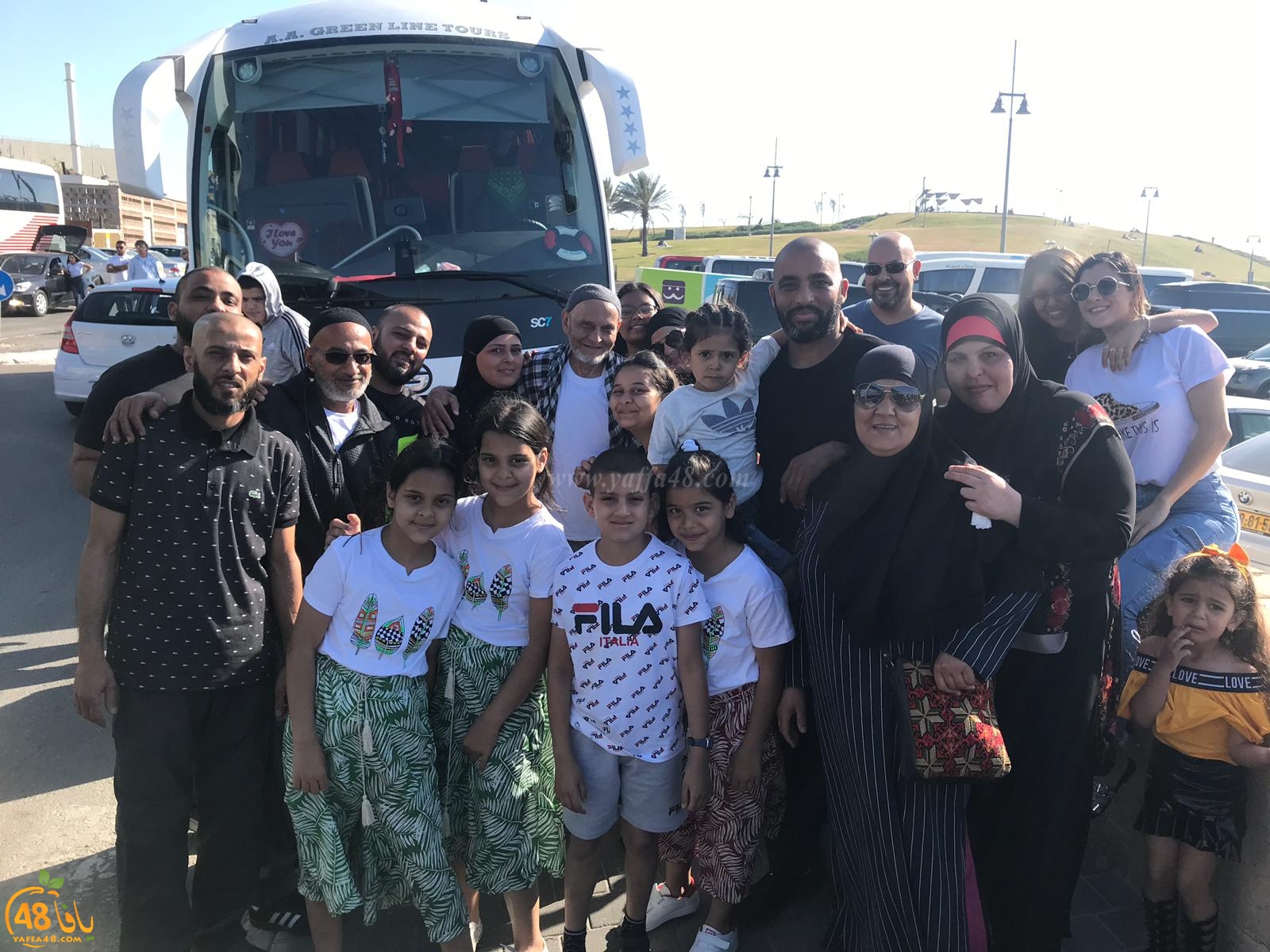 فيديو: وصول حافلة الفوج الرابع من معتمري مدينة يافا إلى ديارهم بسلام 