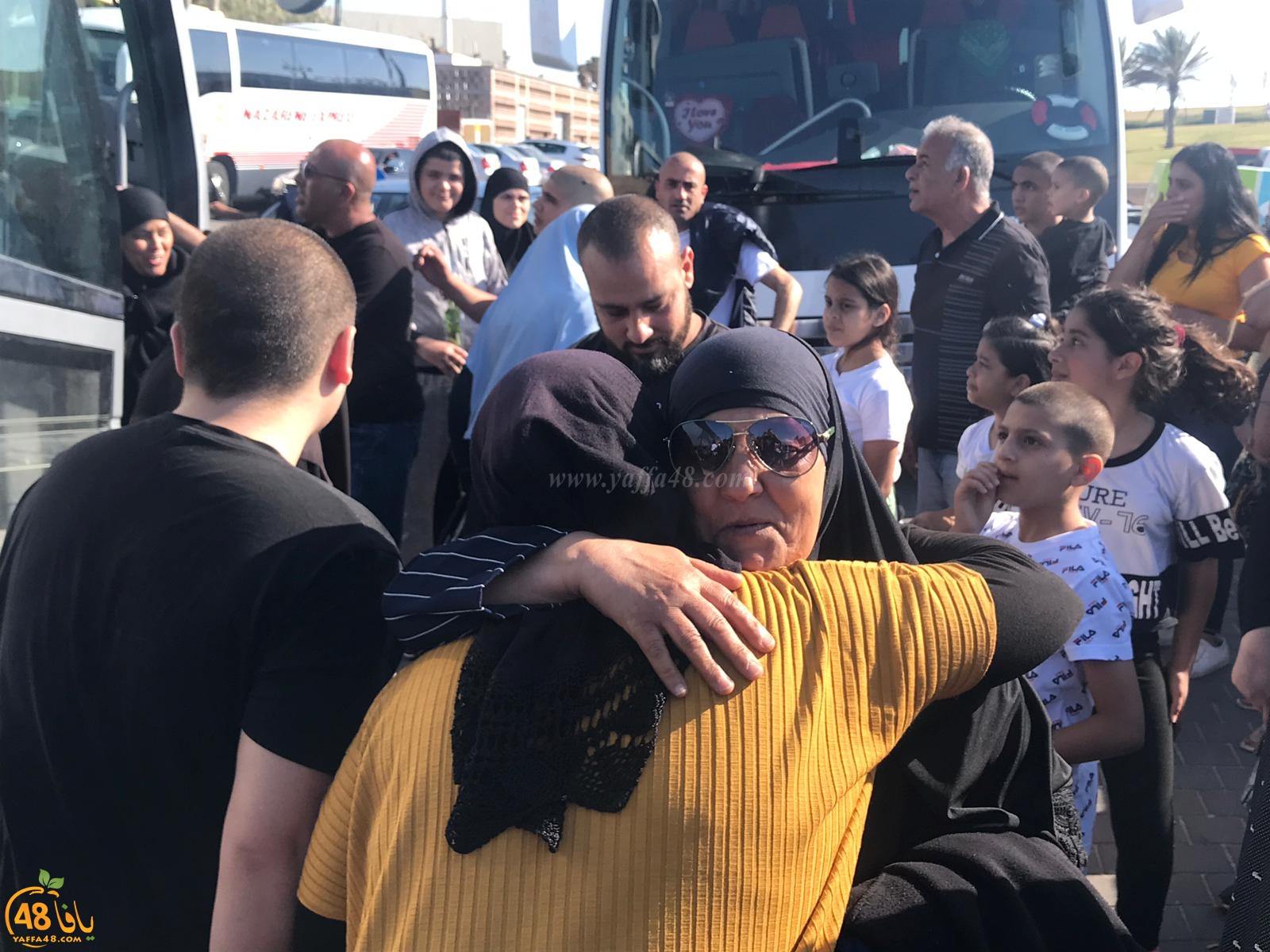 فيديو: وصول حافلة الفوج الرابع من معتمري مدينة يافا إلى ديارهم بسلام 