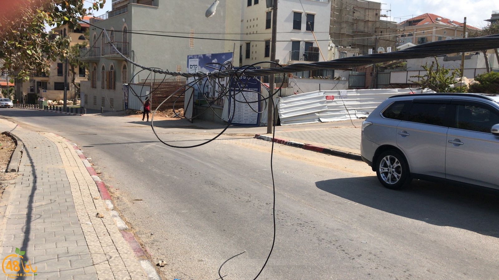  الشرطة تُغلق مقطعاً من شارع كيدم اثر سقوط عامود للكهرباء