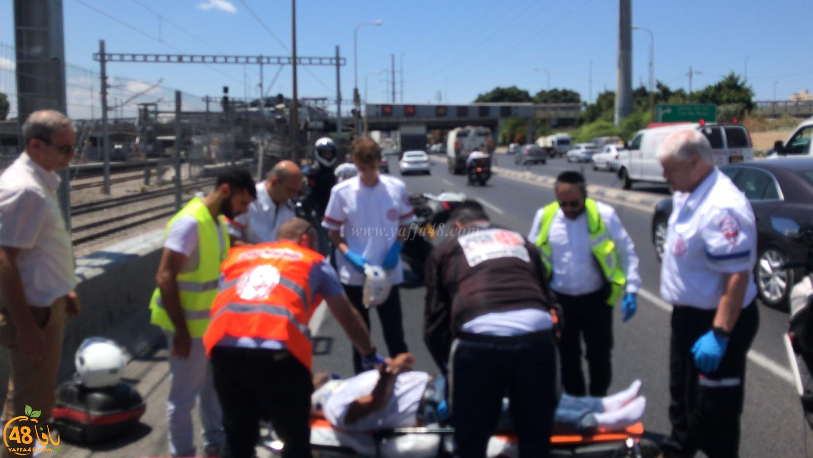   صور: إصابة متوسطة لراكب دراجة نارية بحادث طرق ذاتي في يافا