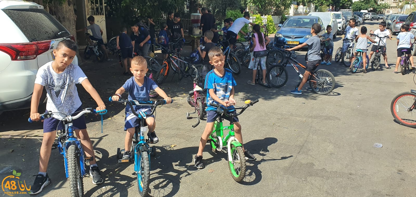 فيديو: أطفال اللد يستمتعون بأوقاتهم بركوب الدراجات الهوائية 