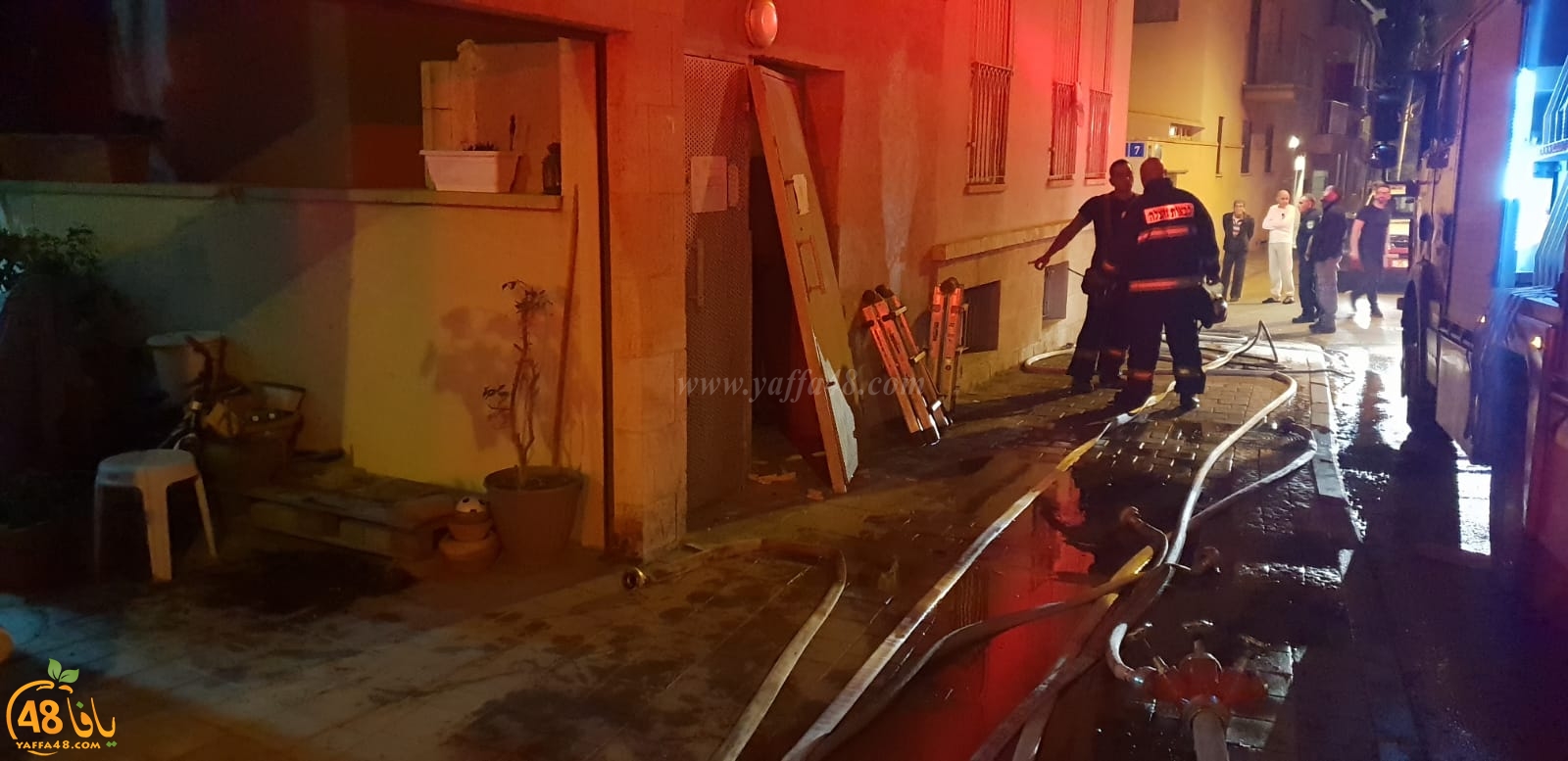 فيديو : حريق داخل شقة سكنية في شارع إبن سينا بمدينة يافا
