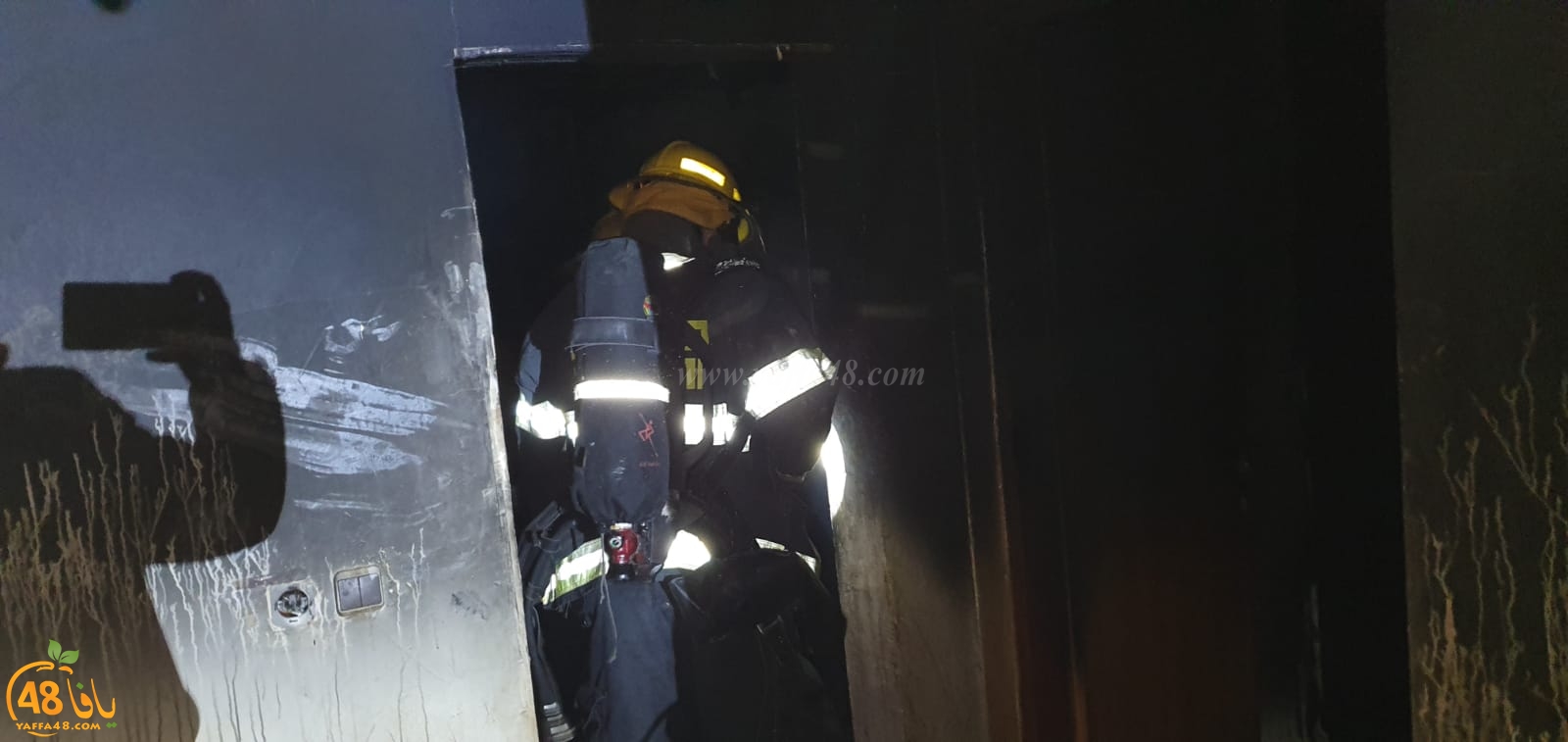 فيديو: حريق داخل منزل بمدينة اللد دون اصابات 