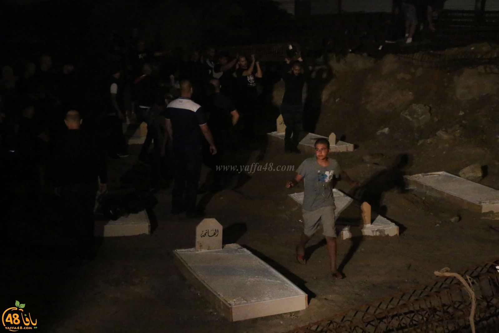 فيديو: البلدية تحاول هدم القبور في مقبرة الاسعاف بيافا بعد يوم واحد من بنائها