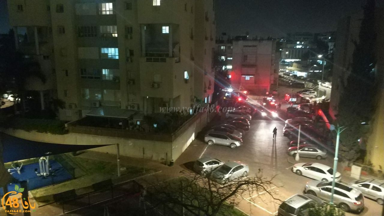 فيديو: اصابة شخصين بحريق شقة سكنية بمدينة اللد 