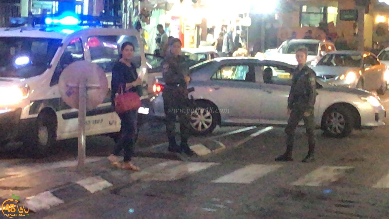  فيديو: إغلاق شارع ييفت بعد إلقاء زجاجة حارقة تجاه دورية للشرطة 