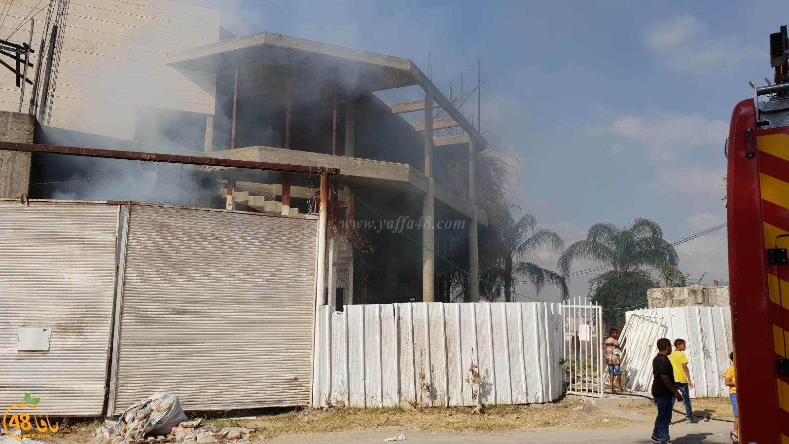   بالفيديو: حريق داخل قاعة زهرة الافراح باللد وطواقم الاطفائية تهرع للمكان 