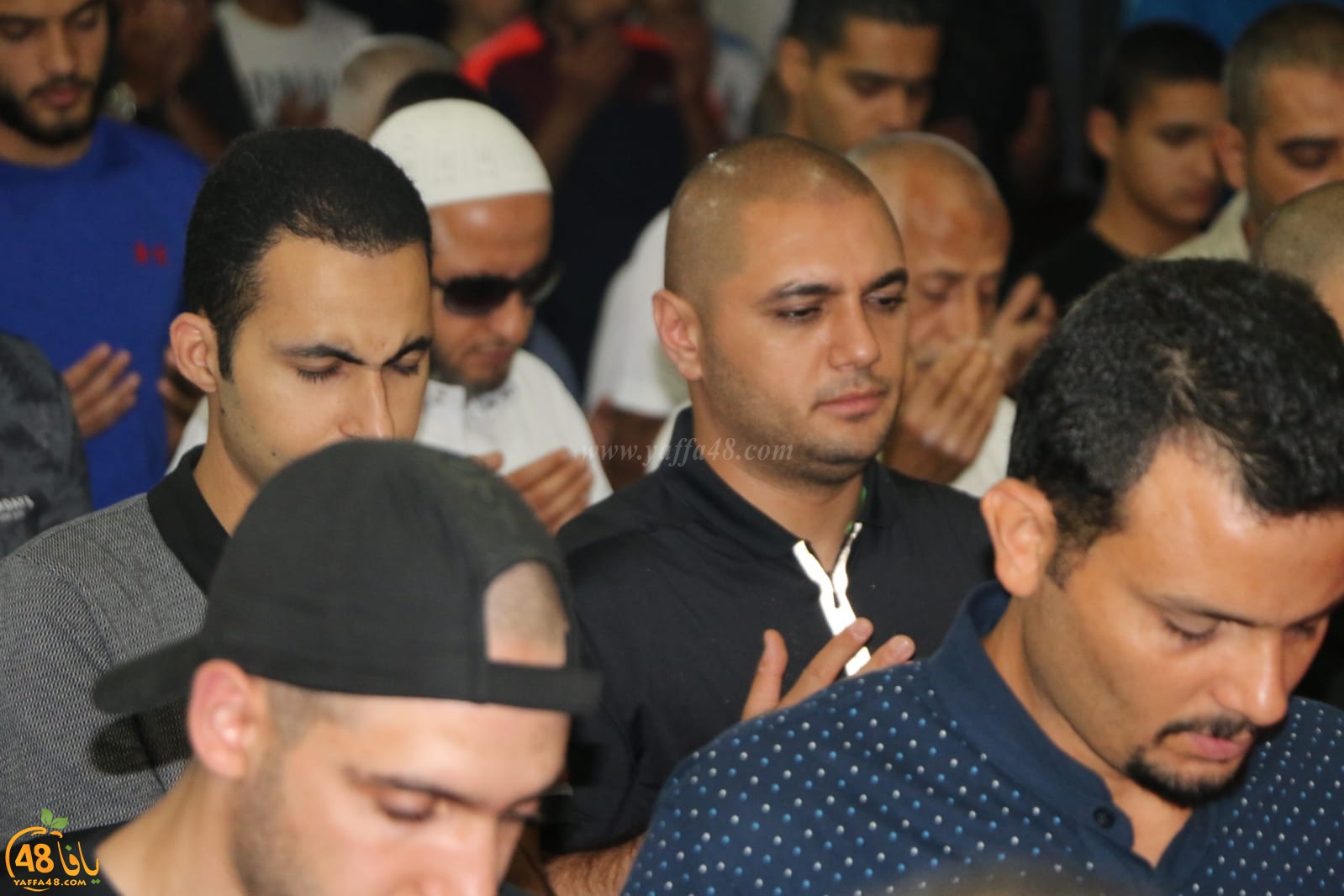  بالصور: مساجد يافا تتزين بالمصلين احياءً لليلة القدر 