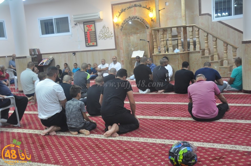  بالصور: مساجد يافا تتزين بالمصلين احياءً لليلة القدر 