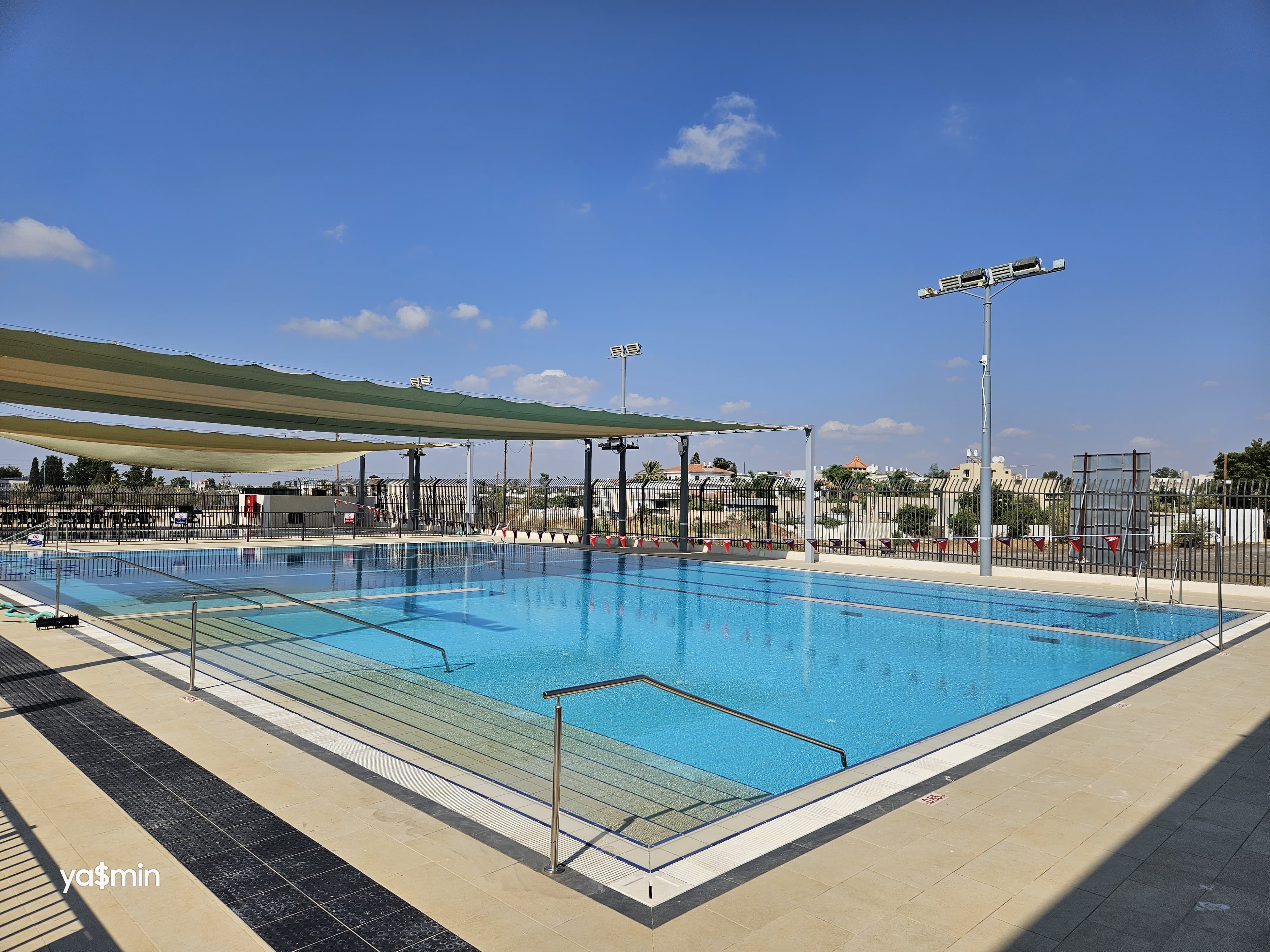  اللد: بركة سباحة وحدائق وصالة ألعاب رياضية .. افتتاح مجمع هولمز بليس شنير 
