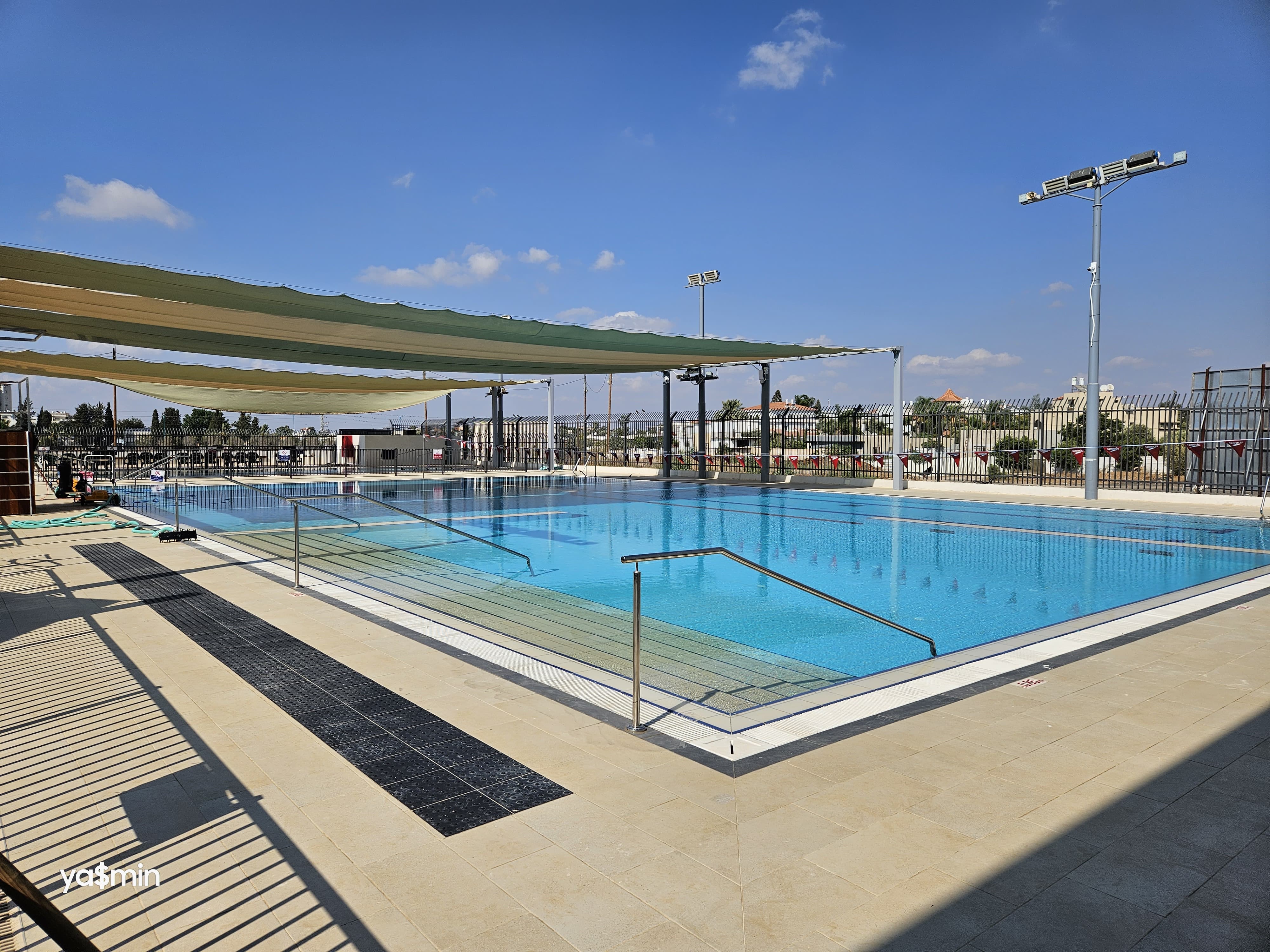  اللد: بركة سباحة وحدائق وصالة ألعاب رياضية .. افتتاح مجمع هولمز بليس شنير 