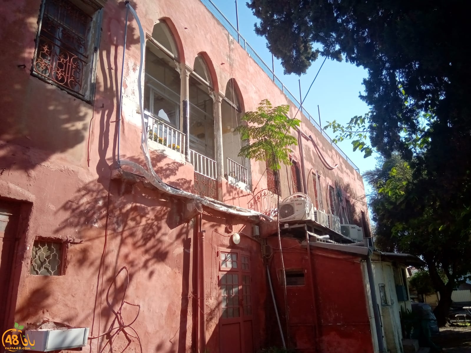  شاهد: هنا توقّف الزمان - روعة وضخامة البيت الأحمر بيت الشيخ مراد شرق يافا 