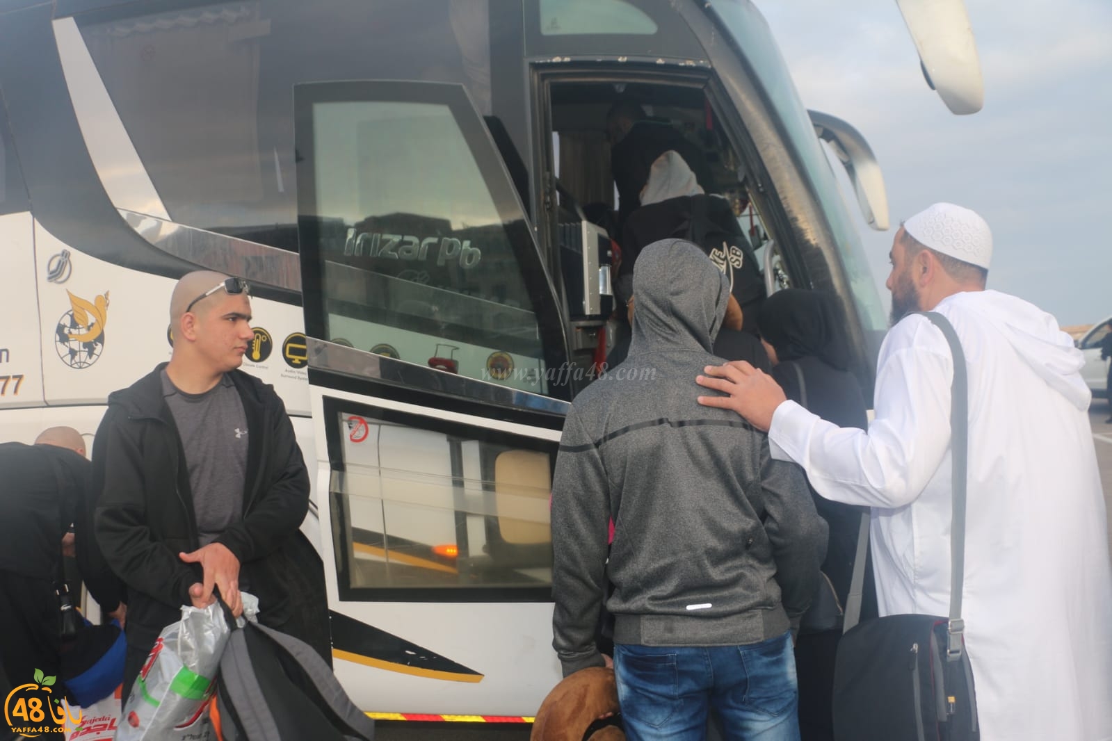 بالصور: انطلاق حافلة الفوج الرابع من معتمري يافا إلى الديار الحجازية 