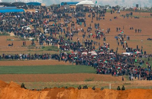 الالاف ينطلقون في مسيرة العودة على الحدود الشرقية لغزة