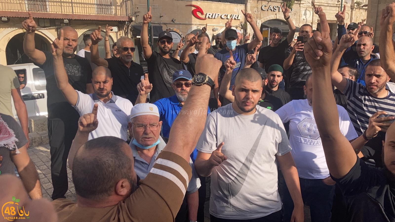  فيديو: وقفة احتجاجية في دوار الساعة بيافا نُصرةً للأقصى المبارك 