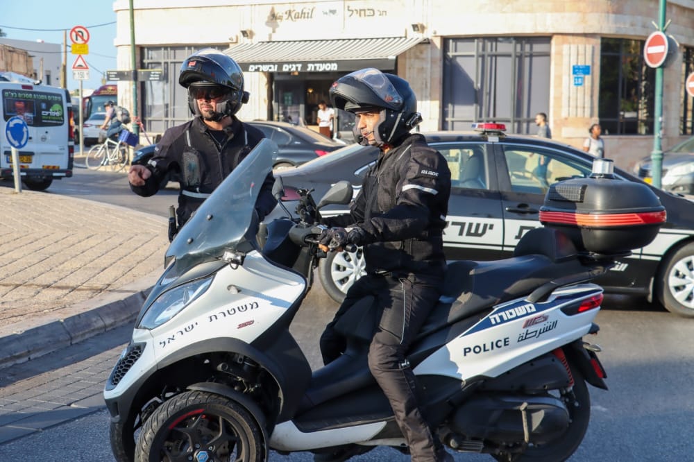 حضور المفتش العام للشرطة الى يافا وانتشار مكثّف لعناصرها في الشوارع