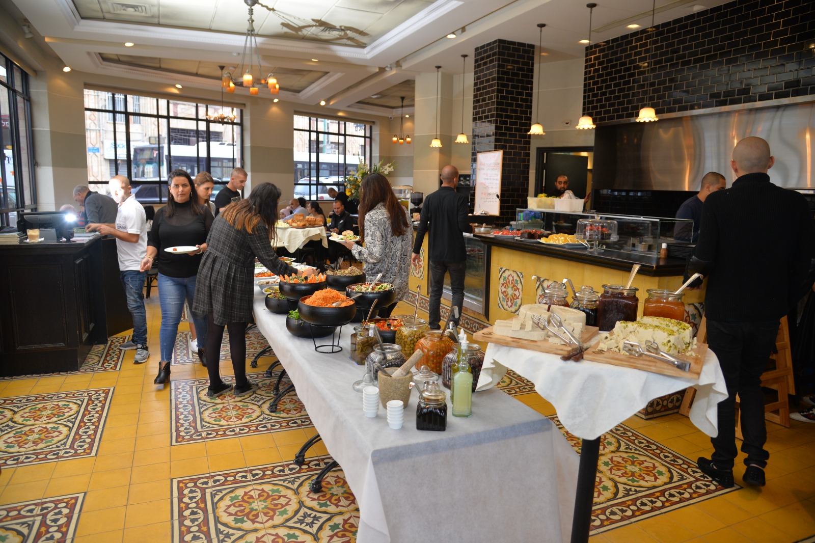 الجمعة: أنتم على موعد مع وجبات الافطار الشهية في مطعم حاج كحيل بيافا
