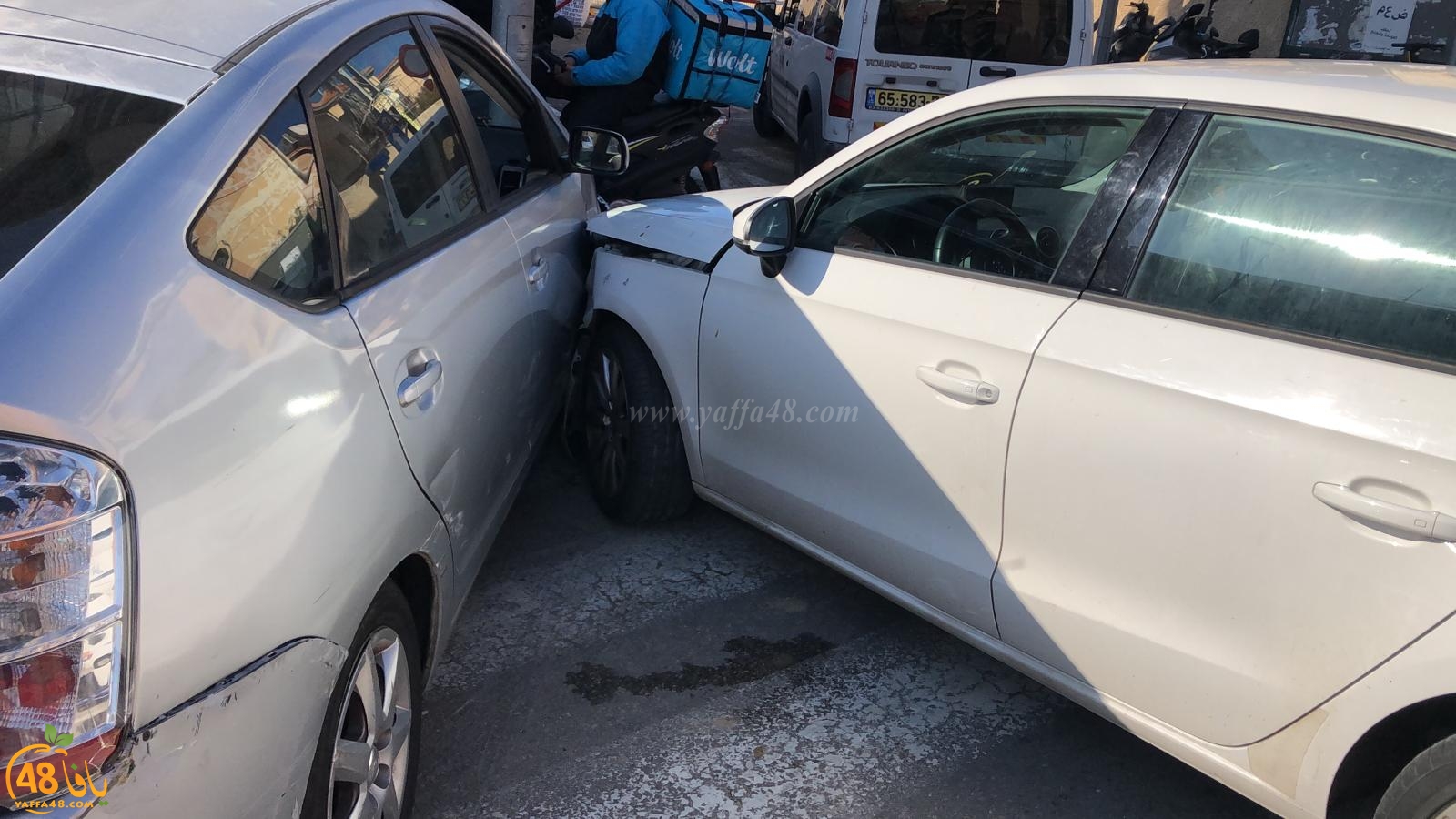 يافا: إصابة طفيفة لسيدة بحادث طرق بين مركبتين