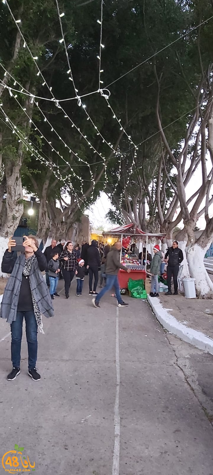  صور: جماهير غفيرة تُشارك في سوق عيد الميلاد المجيد بكنيسة الخضر بيافا
