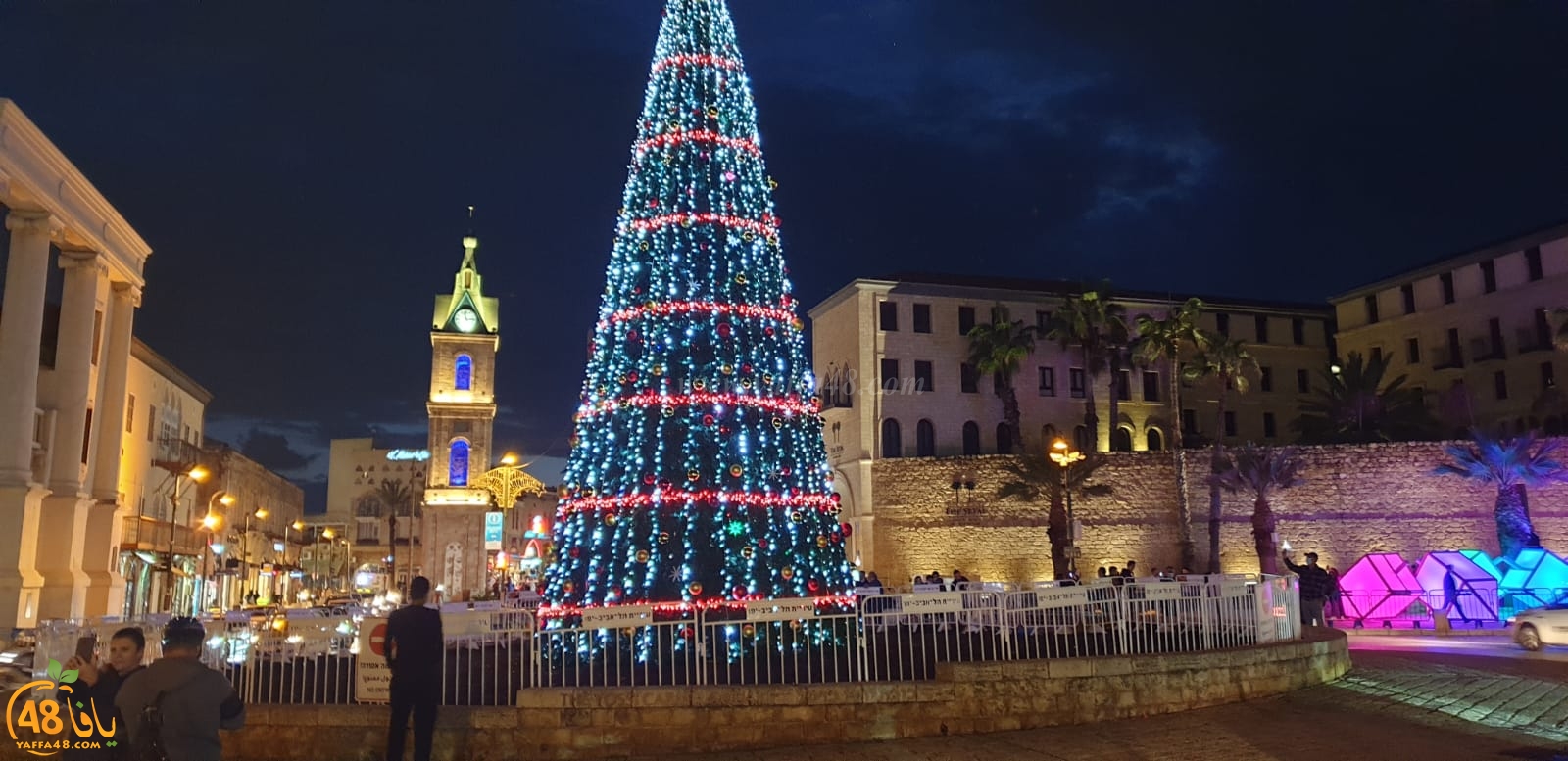  اضاءة شجرة الميلاد في مدينة يافا وسط غياب الأجواء الاحتفالية