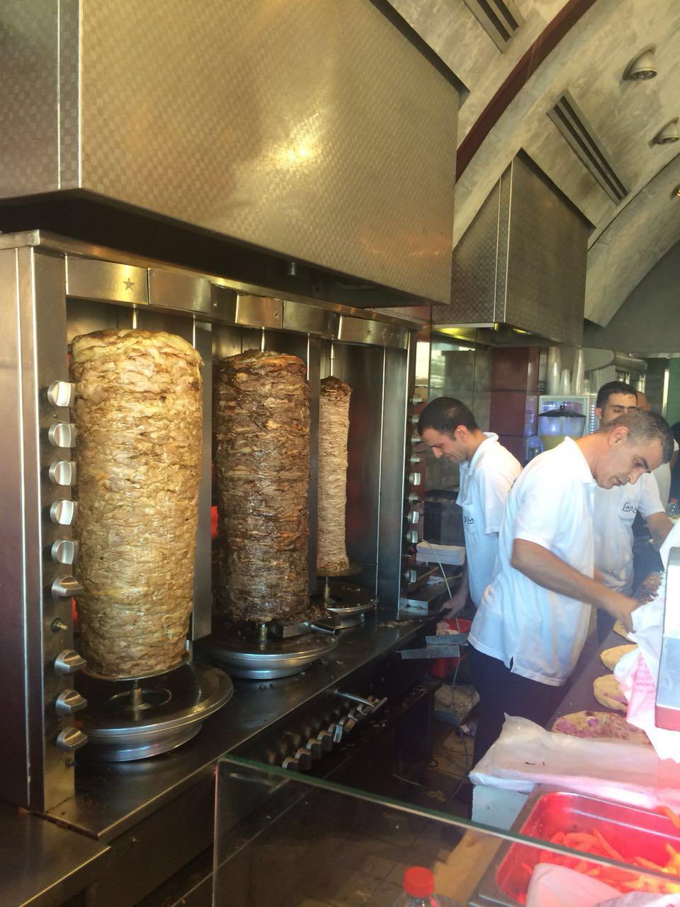 الخميس: موعدكم مع اعادة افتتاح مطعم حاج كحيل في حي العجمي بيافا 