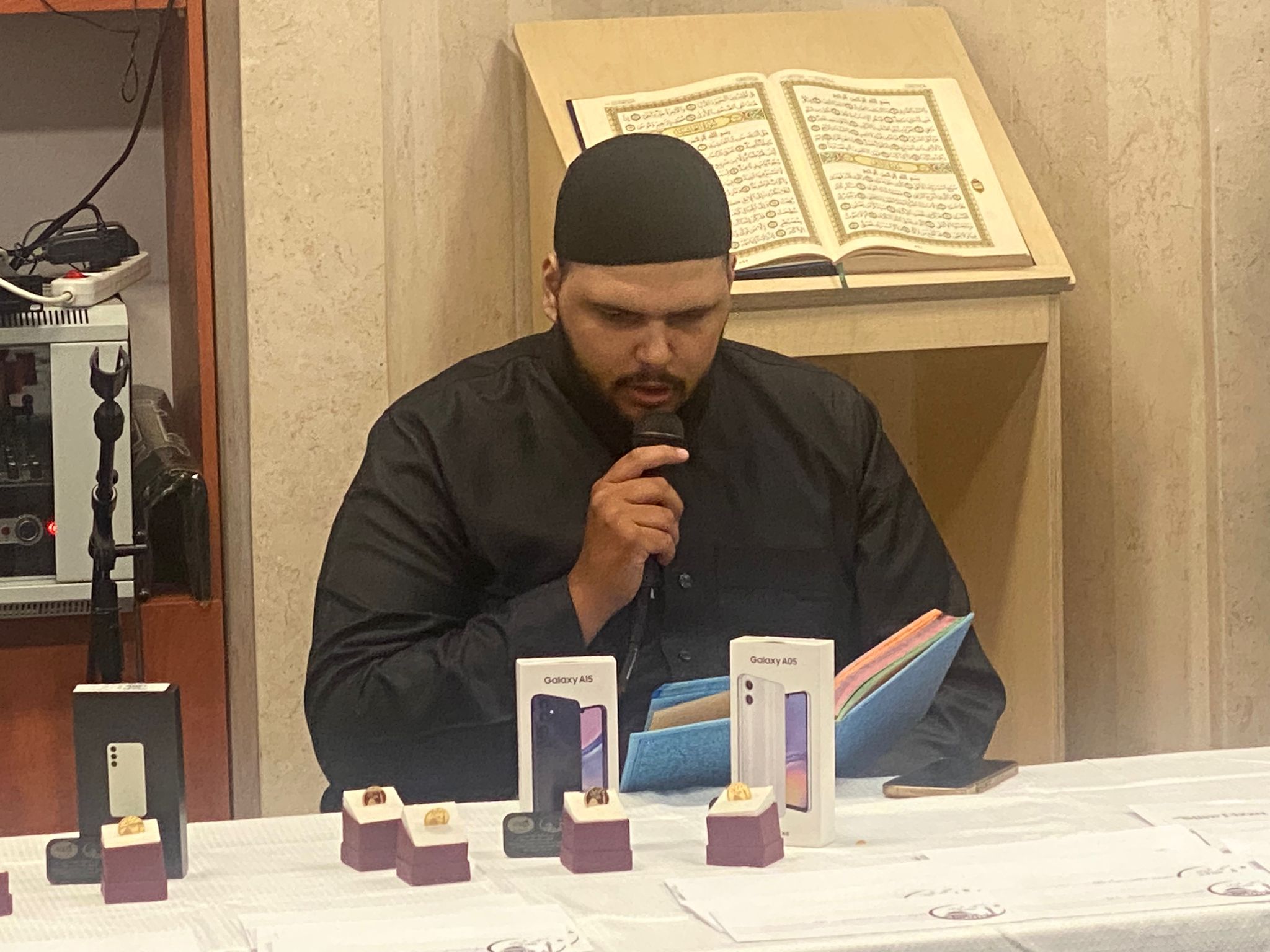 توزيع الجوائز على المشاركين في مسابقة تدبر القرآن في رمضان بمسجد الريان