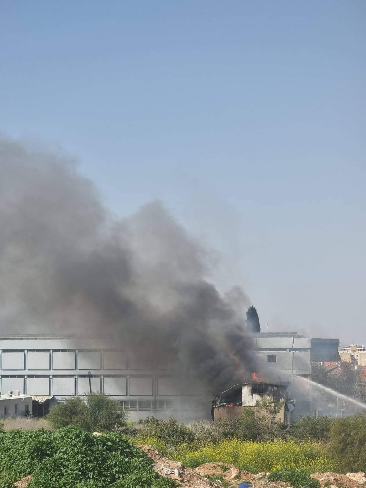 اللد: إندلاع حريق داخل مدرسة دون وقوع اصابات