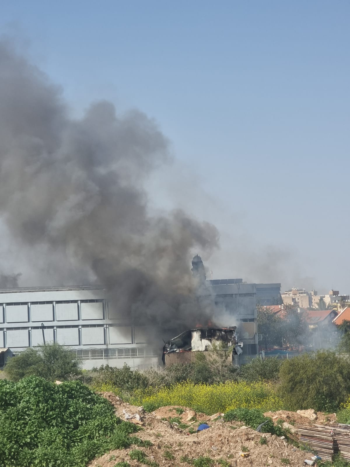 اللد: إندلاع حريق داخل مدرسة دون وقوع اصابات