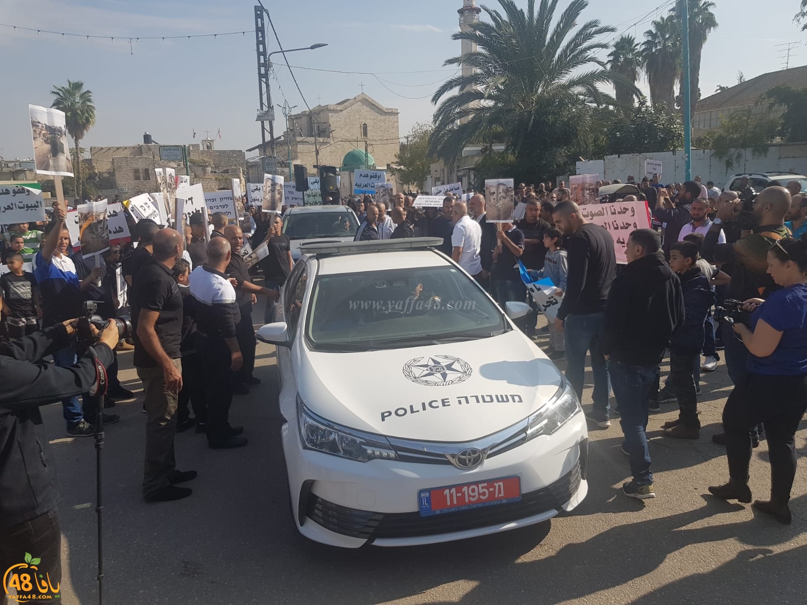  بالفيديو: تظاهرة حاشدة في مدينة اللد احتجاجاً على هدم البيوت وعنف الشرطة