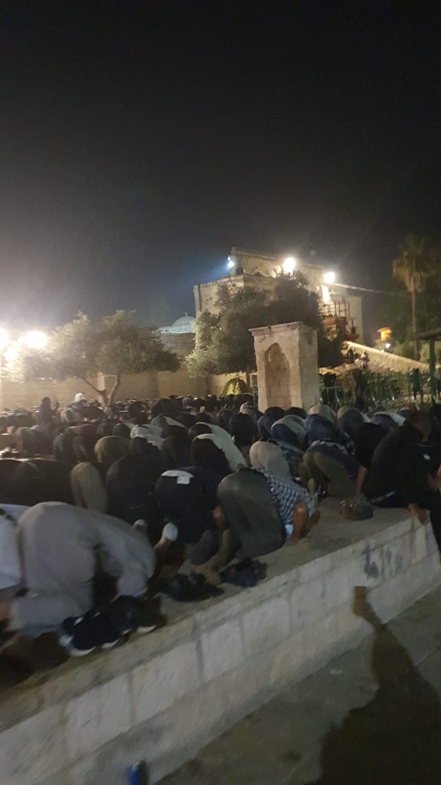 أكثر من 90 ألف مصلٍ أحيوا ليلة القدر في المسجد الأقصى 