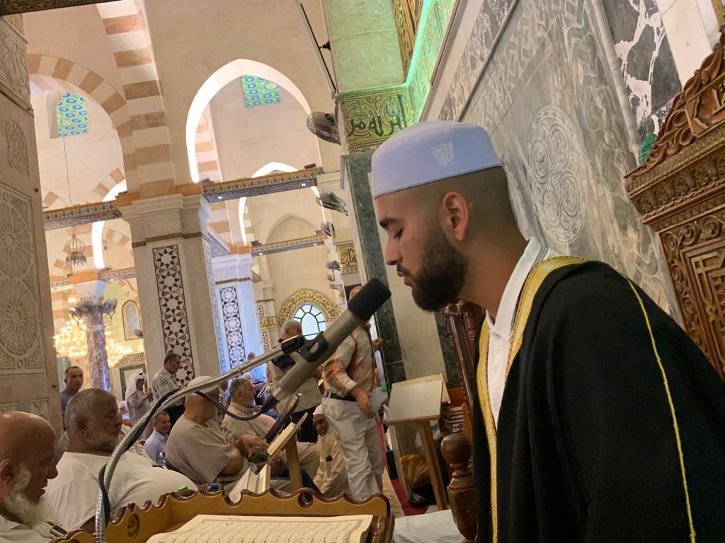  بالفيديو: لأول مرة - الشاب اليافاوي عبد الفتاح زبدة يتلو القرآن في سماعات المسجد الأقصى المبارك