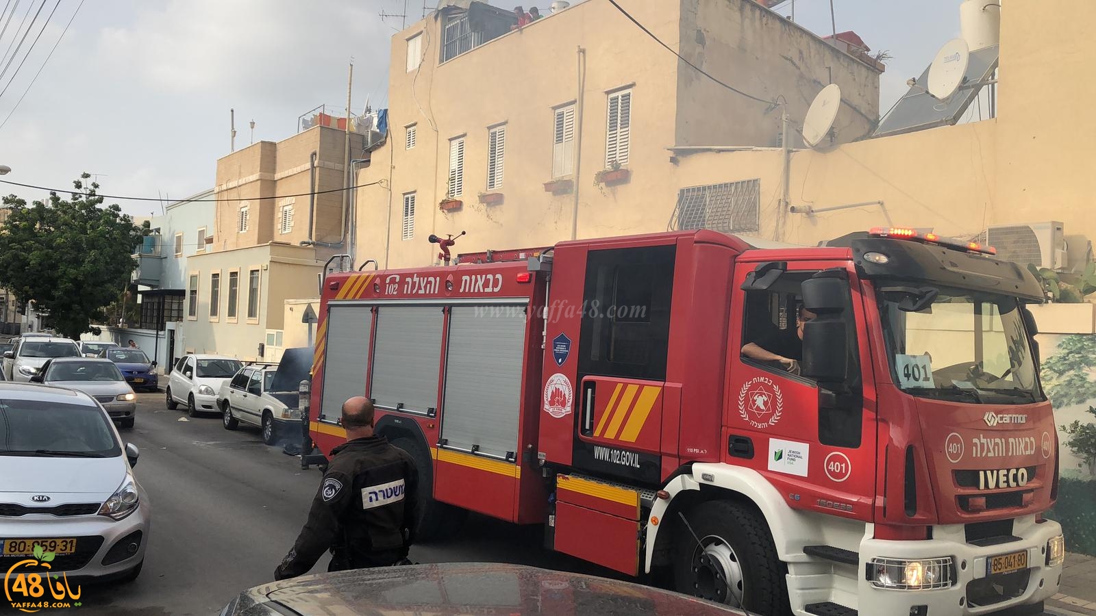 فيديو: احتراق مركبة في مدينة يافا وطواقم الاطفائية تهرع للمكان 
