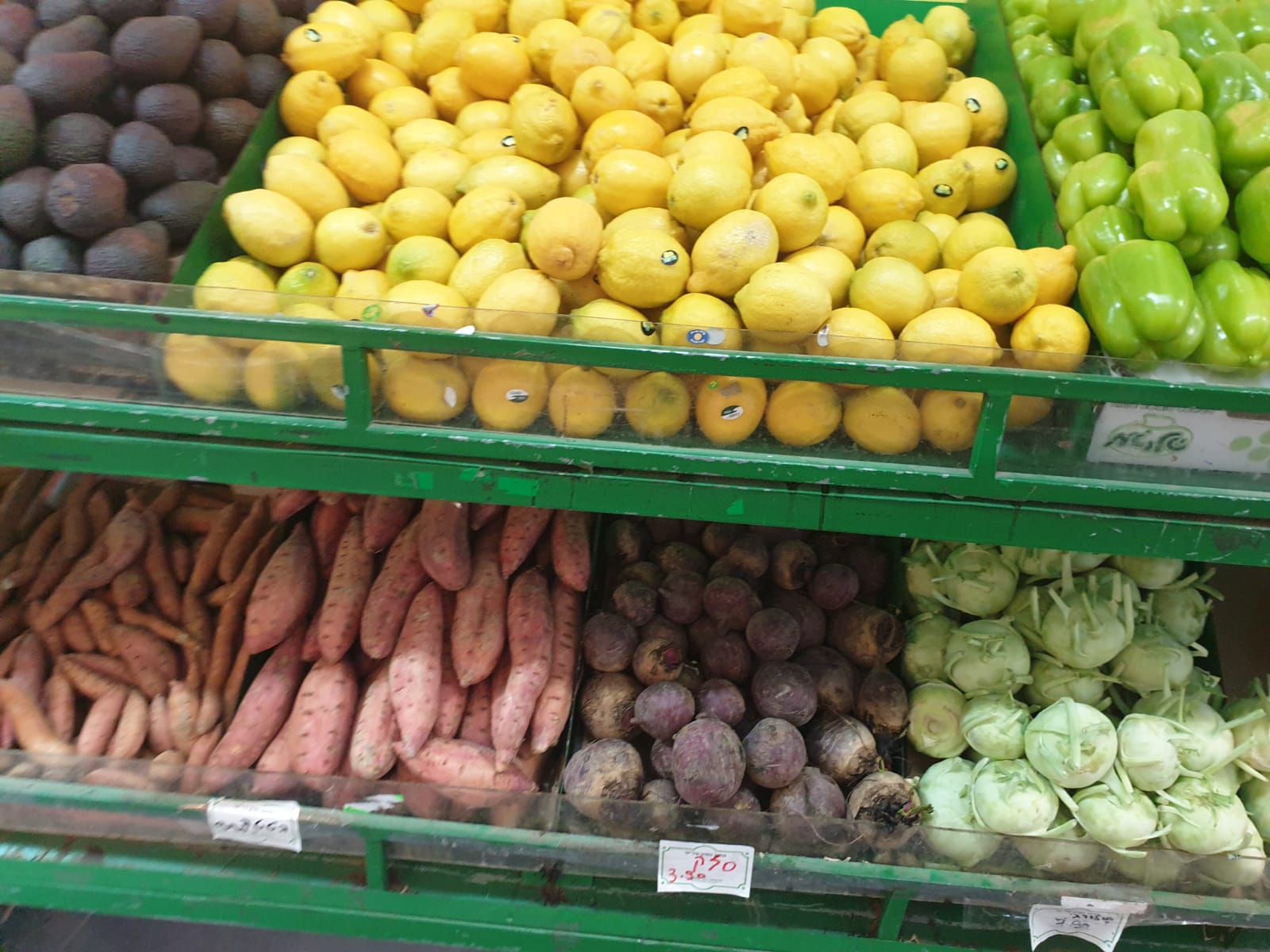 أسعار خيالية لا تنافس لدى سوق يافا للخضار والفواكه الطازجة