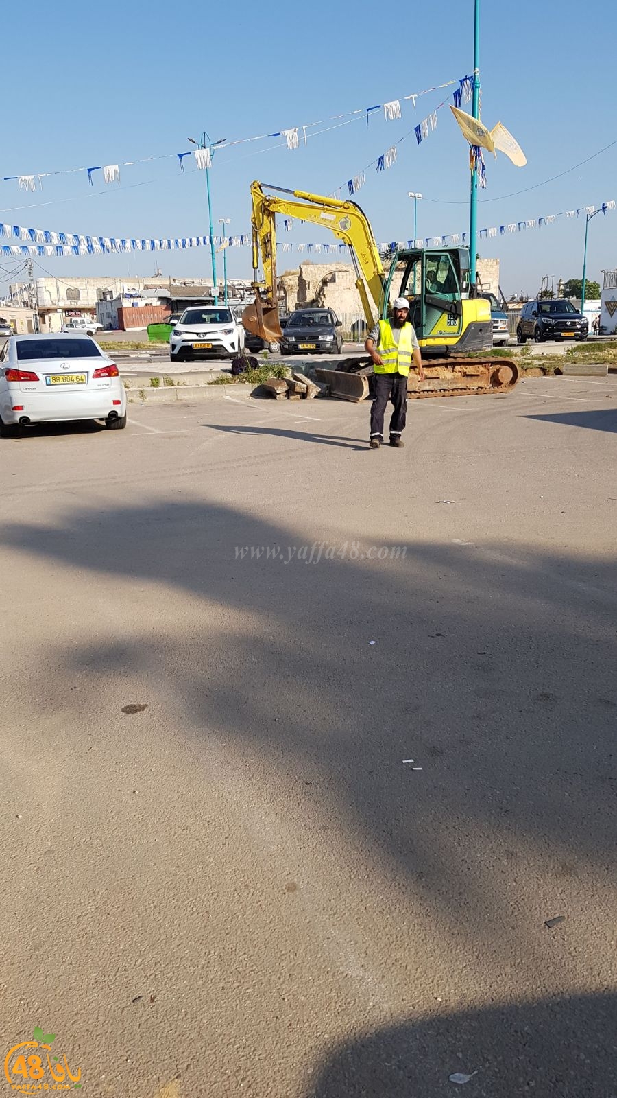 اللد : البدء بمشروع توسعة ساحة المسجد العمري الكبير موقف السيارات
