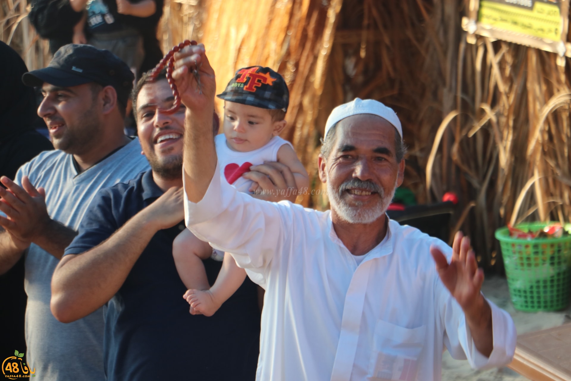 صور: أطفال غزة ما زالوا يحيون ذكرى الشهيد محمد أبو نجم دون معرفته ..!