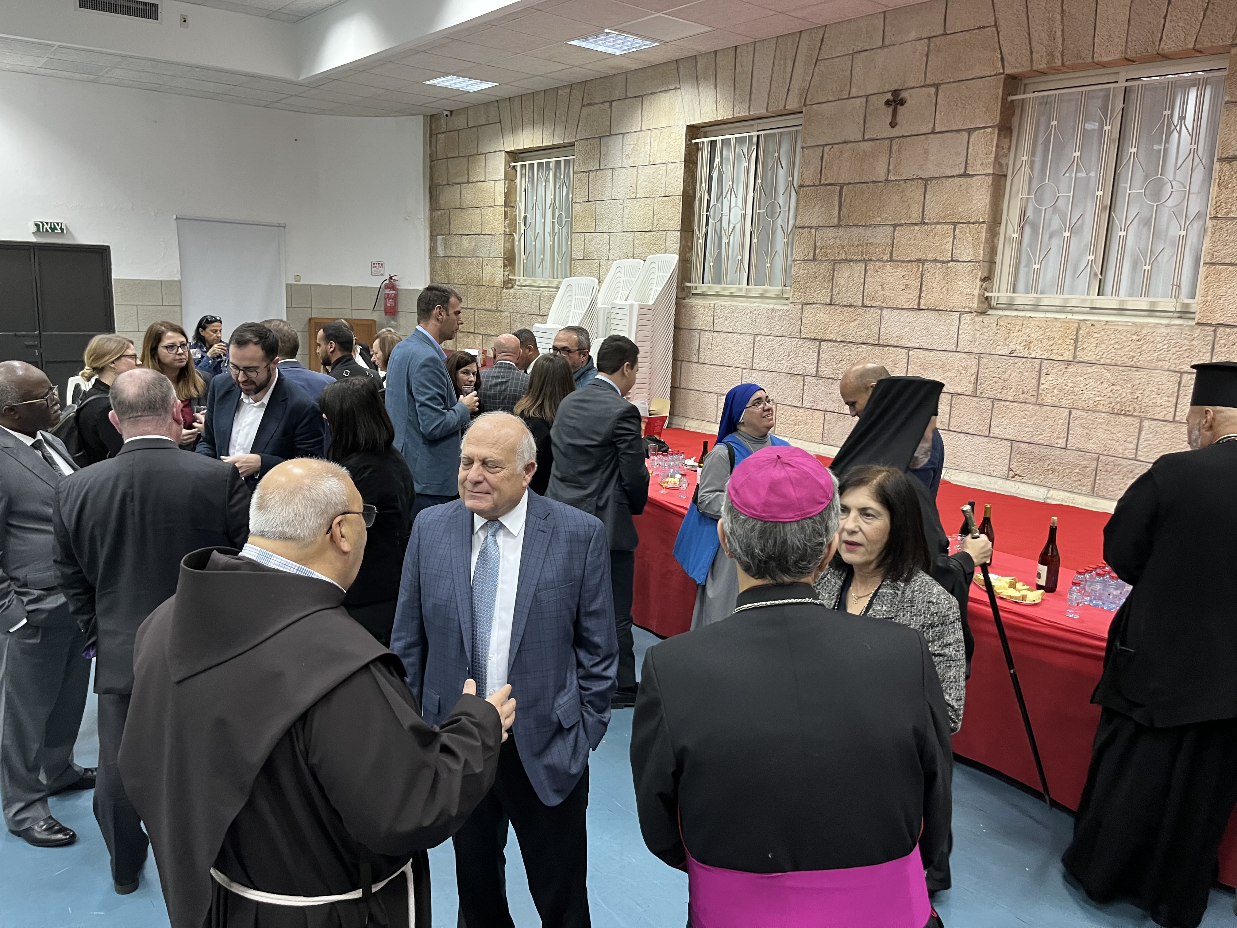 يافا: لقاء ميلادي مع السفراء حول مكانة المسيحيين في البلاد