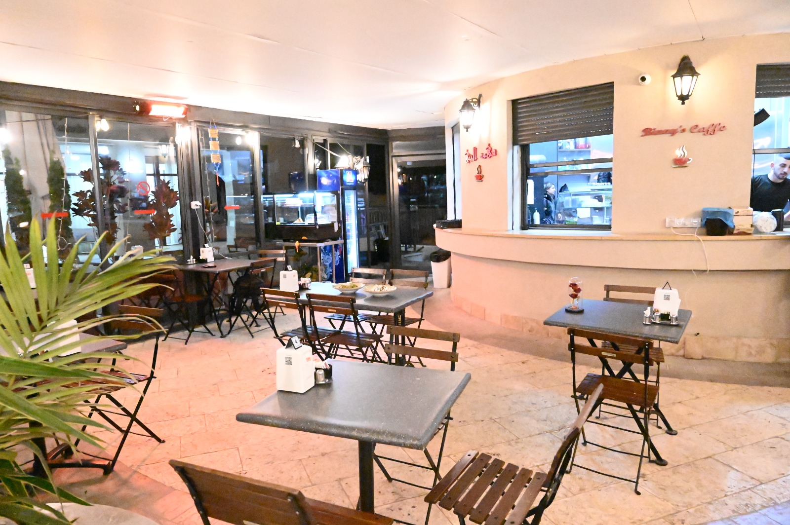 الأحد: افتتاح مقهى BINNYS CAFE بيافا .. أروع الجلسات وأشهى الوجبات