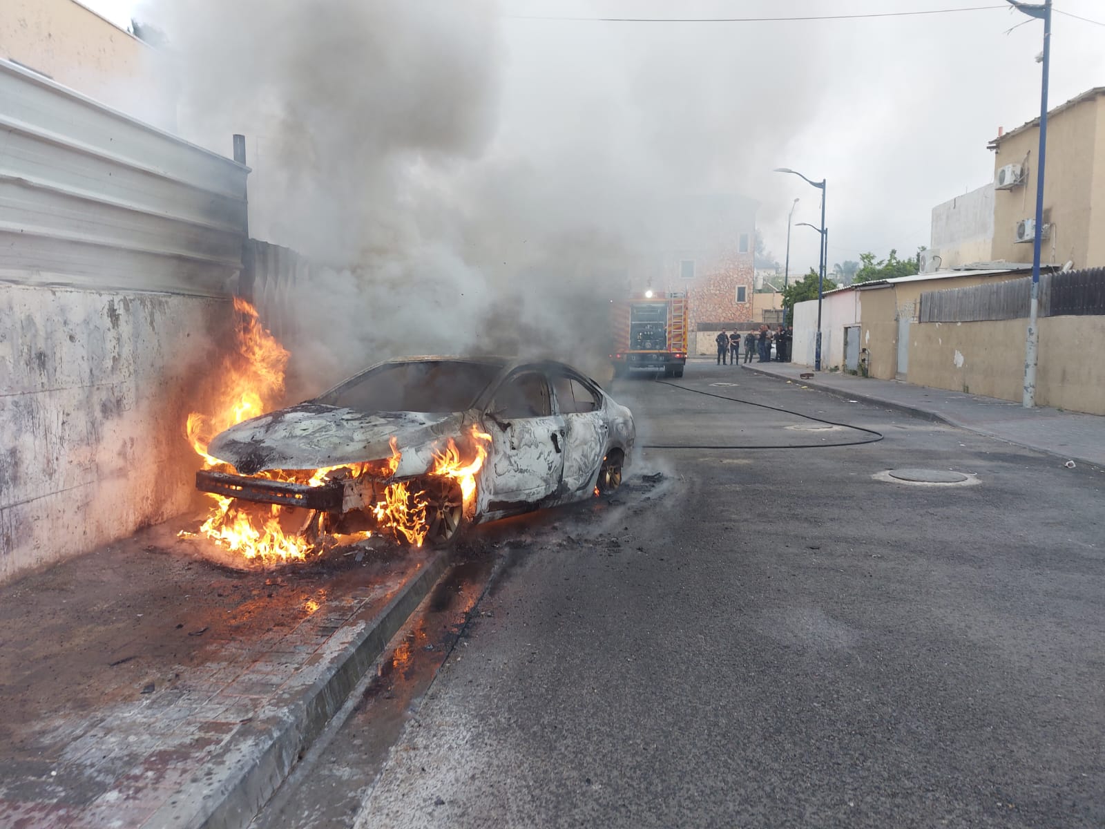  اللد: حريق في سيارة دون وقوع اصابات