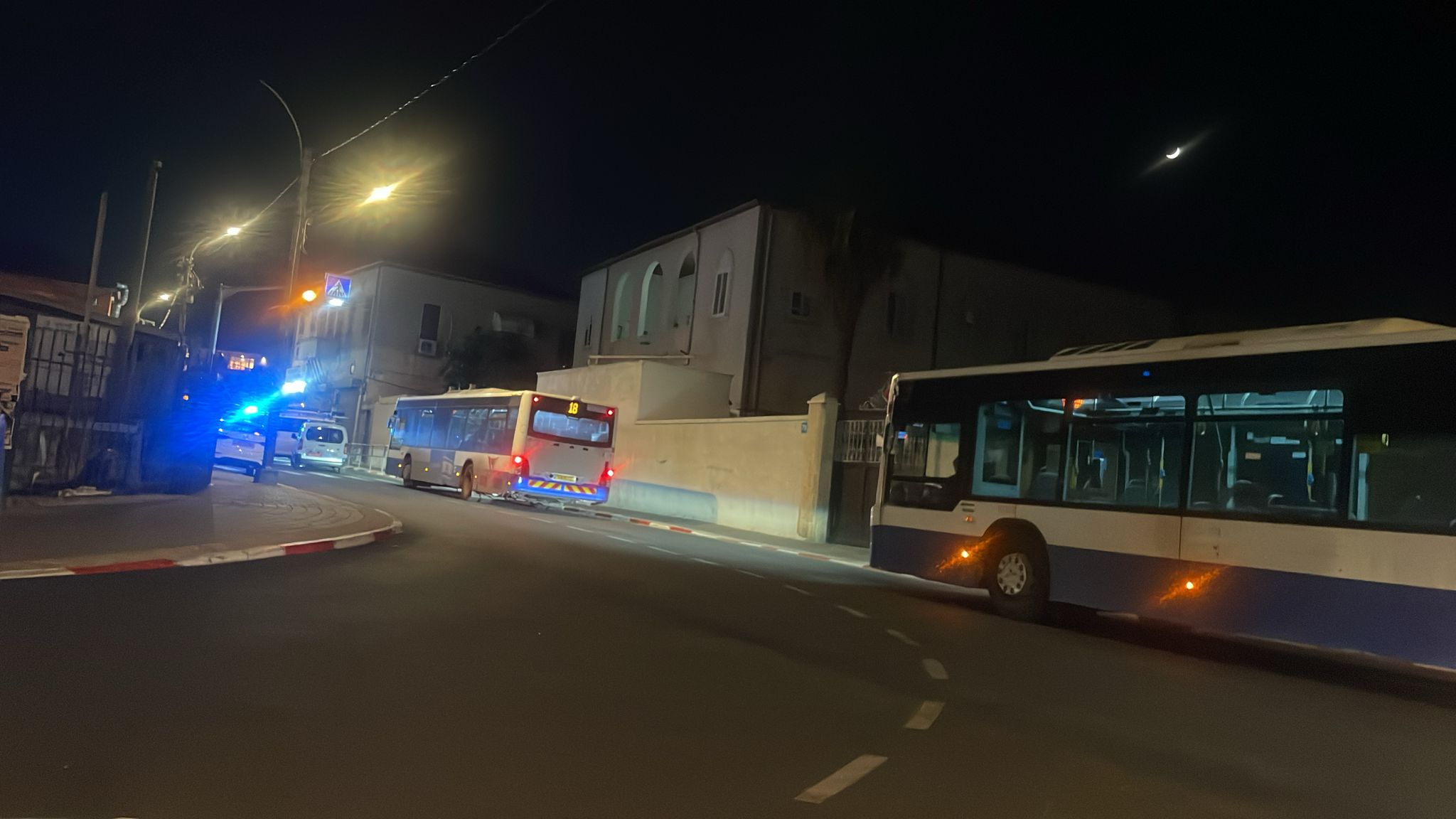 يافا: أزمة مرورية والشرطة تعالج 3 حوادث إطلاق نار وسط المدينة