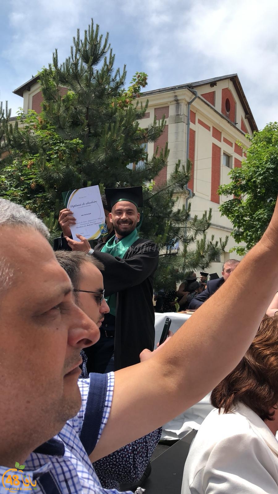   مبروك - تخرّج الطبيب عزات رمزي أبو طالب من جامعة بوخاريست في رومانيا 