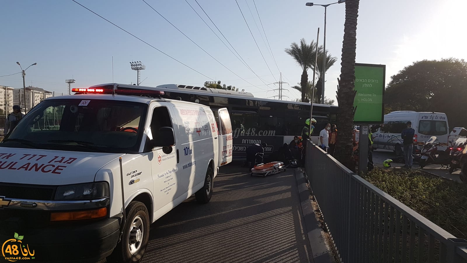  يافا: اصابة خطرة لراكبة دراجة علقت تحت عجلات حافلة اثر حادث طرق