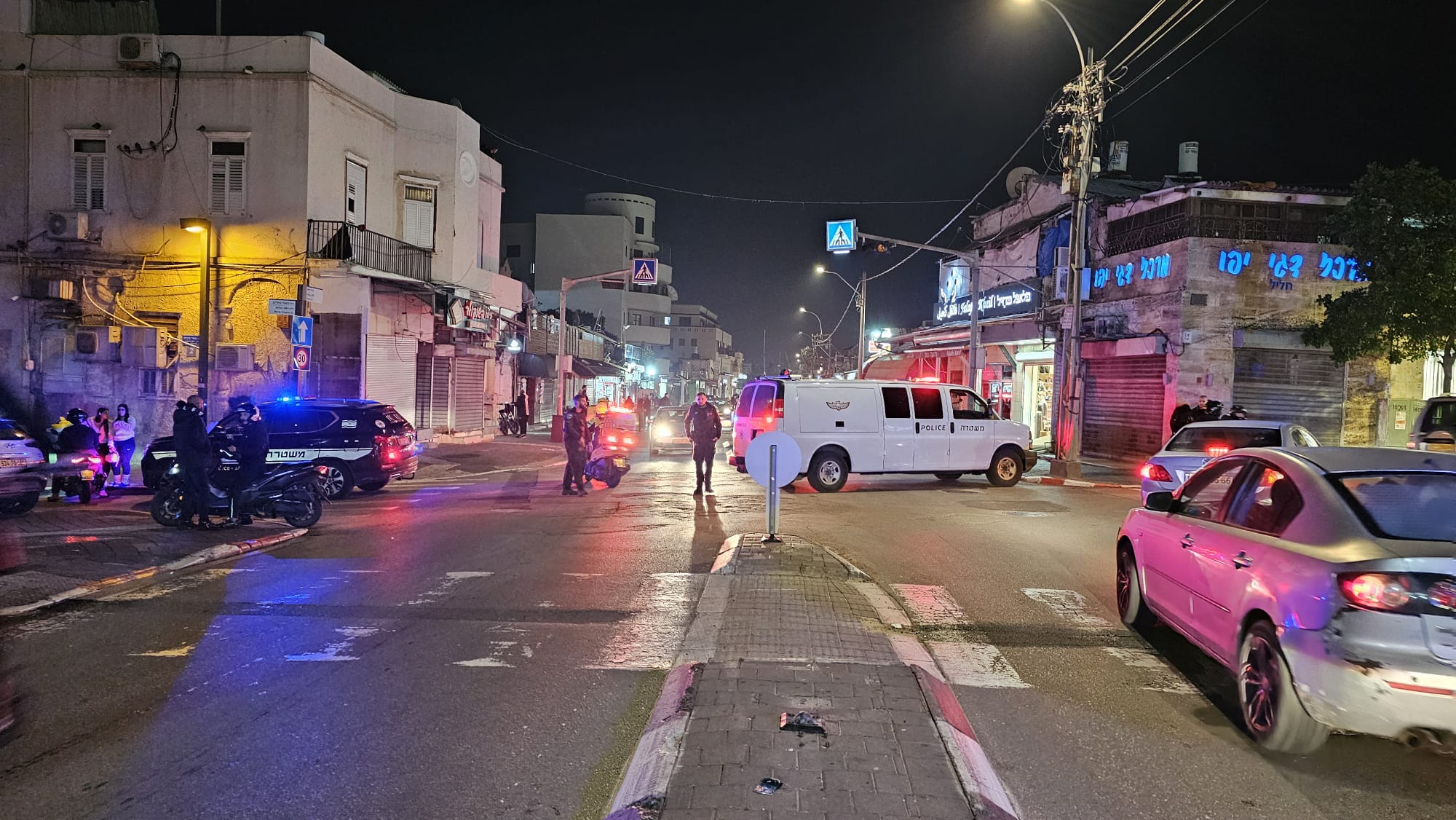 يافا: الشرطة تغلق مقطعا من شارع يافت بعد إلقاء قنبلة يدوية دون وقوع إصابات