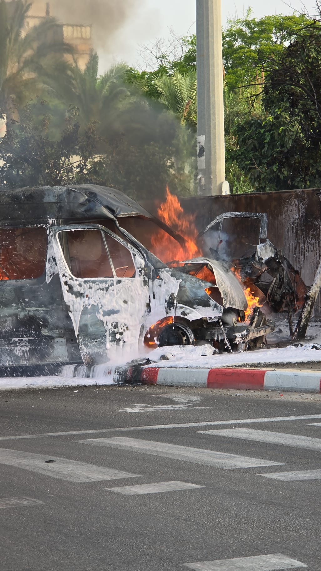 يافا : انفجار حافلة عند دوار فولفسون تخلّف اصابة بالغة