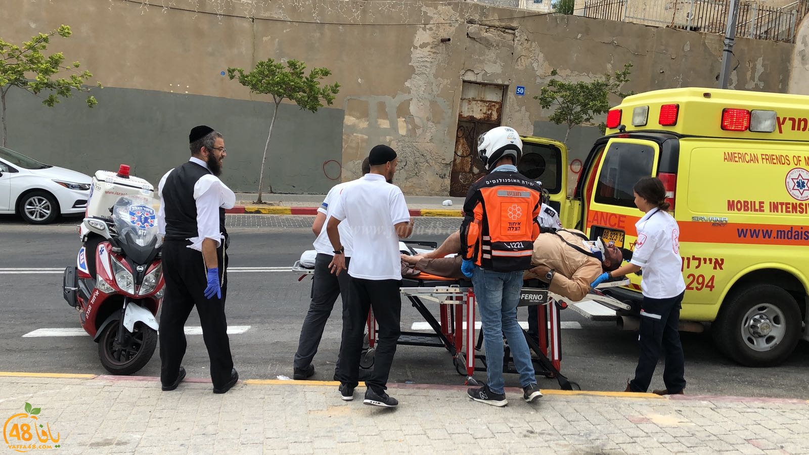  بالصور: اصابة متوسطة للشيخ محمد عايش اثر تعرضه لحادث طرق بيافا 
