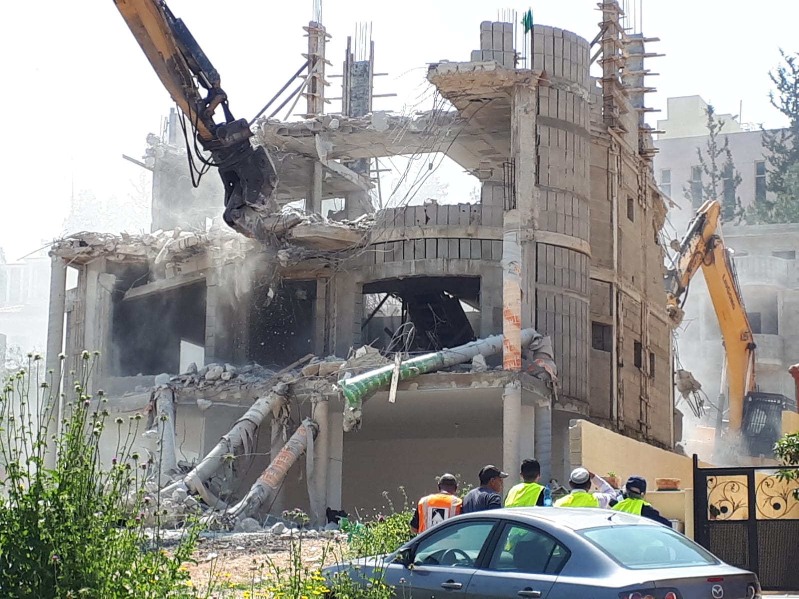 صور: هدم بناية سكنية قيد الانشاء في كفرقاسم