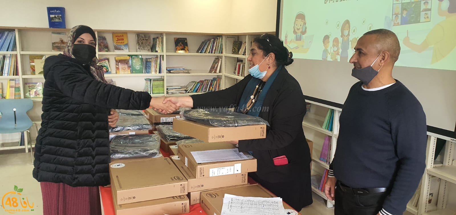 مدرسة الرازي الابتدائية في اللد تحتفي بتوزيع الحواسيب على الطلاب